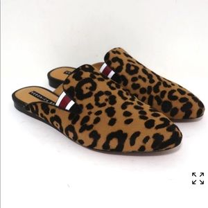 VERONICA BEARD MULES GREYSON LEOPARD PRINT CALF HAIR SIZE:37 SLIP-ON FLATS